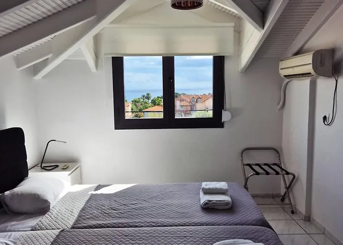 Natalie\'S Hotel